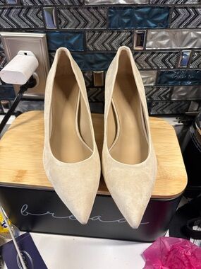 Ralph Lauren Beige Kidsuede Pointed Pump